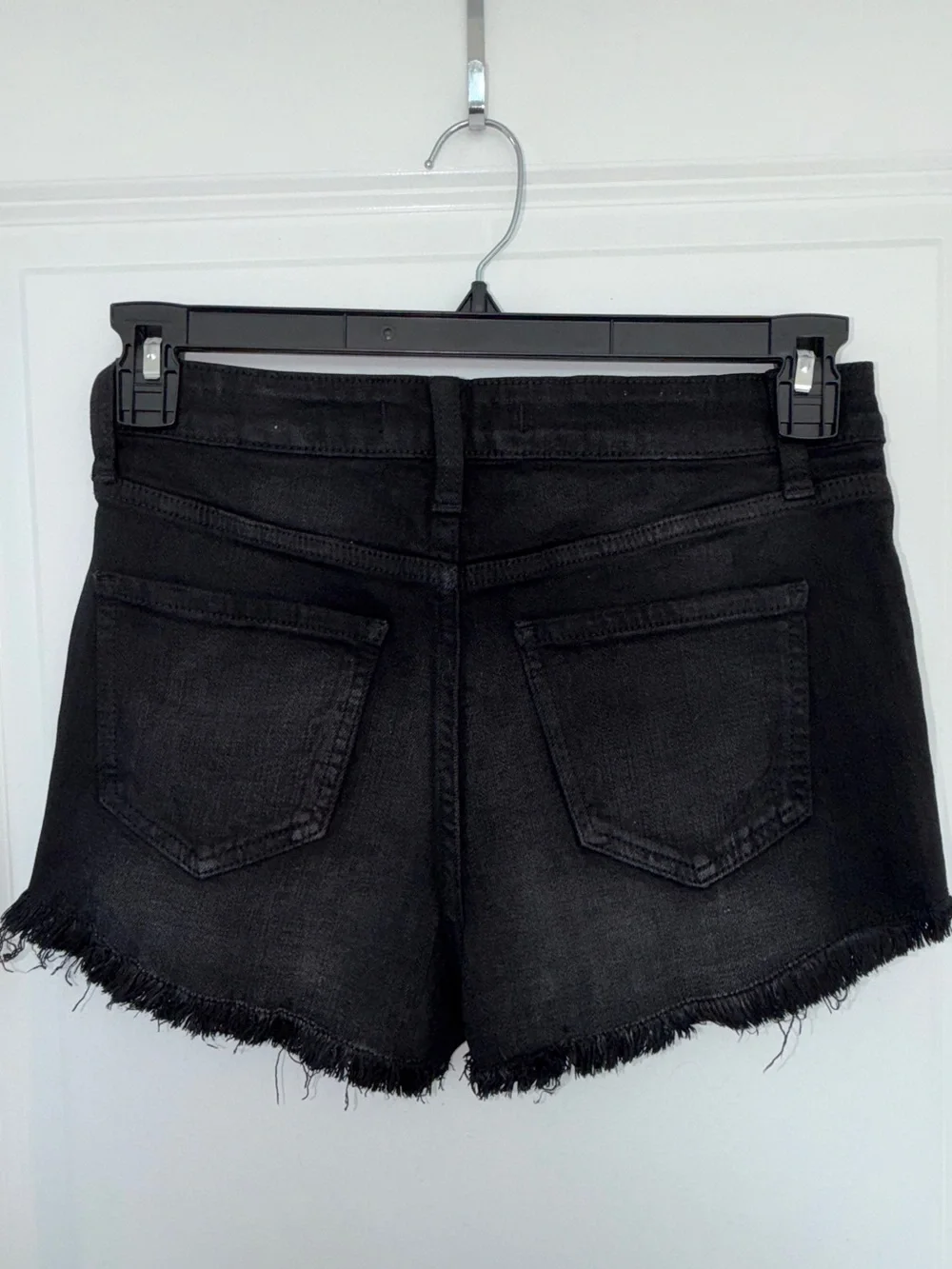 eunina black distressed